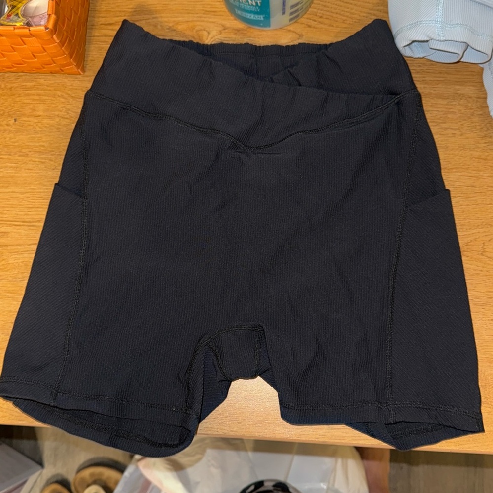High waisted pocket bike shorts